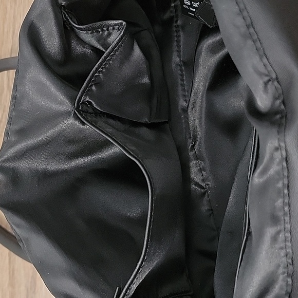 NWOT Bebe black leather medium/large purse with quilted diamond design on bottom - Picture 9 of 9